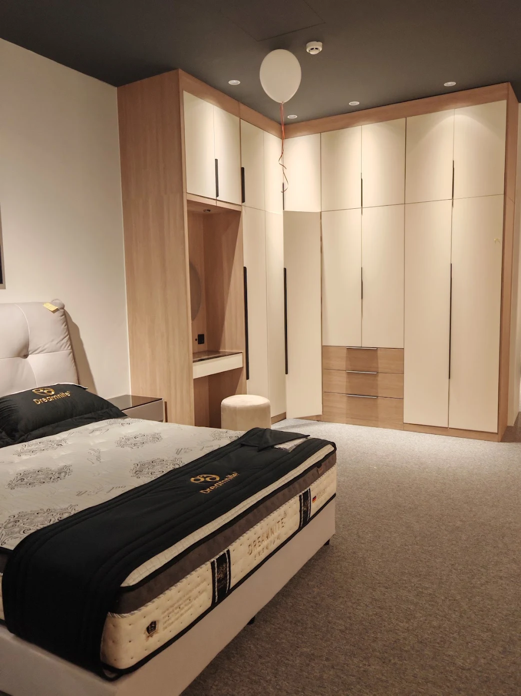 Wardrobe Customize JB built-in wardrobe Johor Bahru